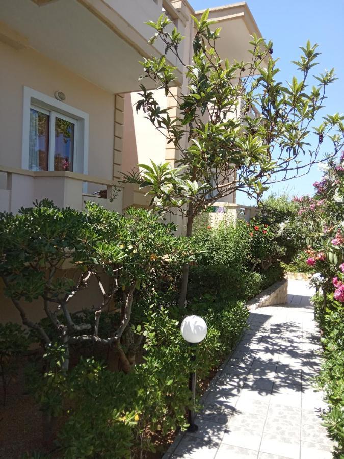 كاتو ذاراتسو Malou Apartments المظهر الخارجي الصورة