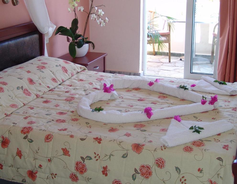 كاتو ذاراتسو Malou Apartments الغرفة الصورة