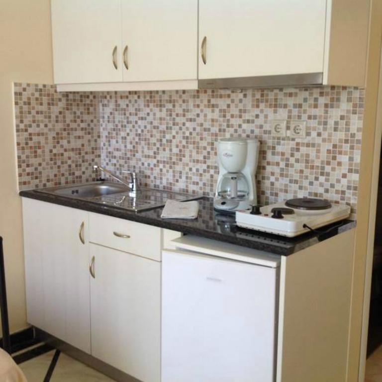 كاتو ذاراتسو Malou Apartments المظهر الخارجي الصورة